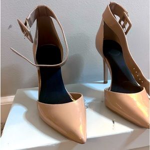 Jessica Simpson tan heels